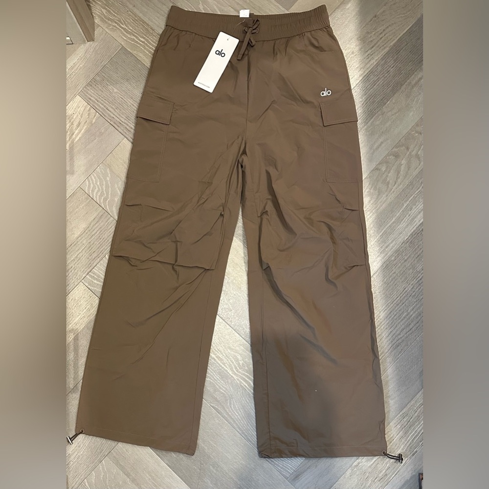 ALO Yoga Women Brown Windbreaker Cargo Pants